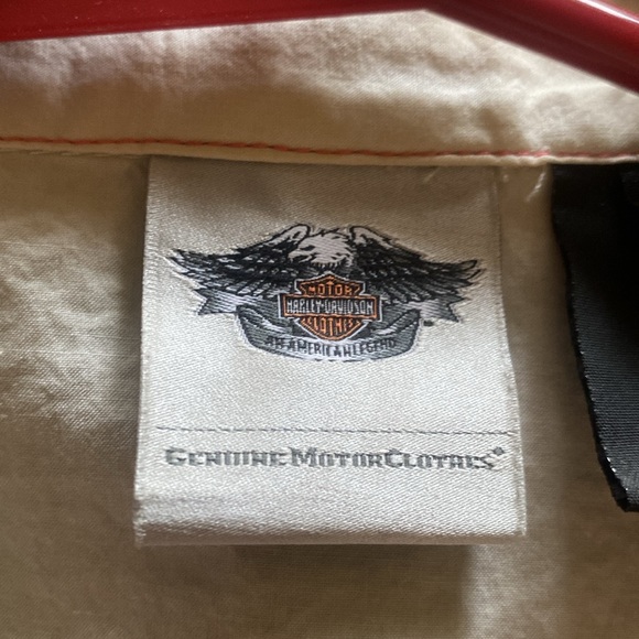 3/$15. Harley Davidson shirt with emblem on the back size L - Picture 9 of 9